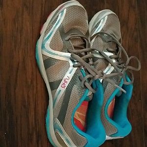 Womens Ryka tennis shoes